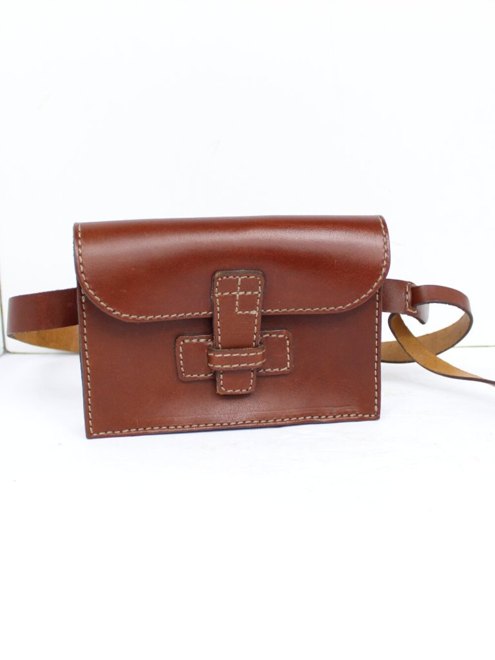 AGNES BADDOO WHISKEY LEATHER BELT SAC VERTICAL STRAP CLOSURE CROSSBODY